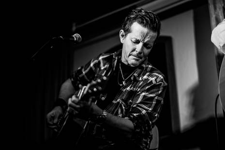 Full screen image of the band IVERSEN from Norway picture 2